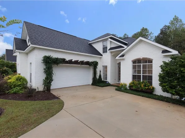 1820 Bradshire Dr, Mobile, AL 36695