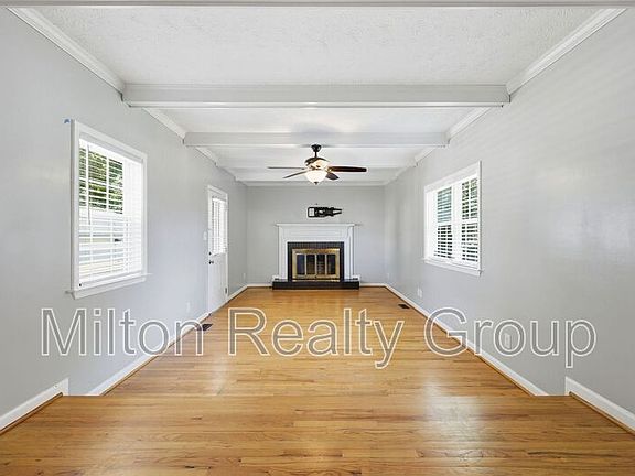 5th image of 301 N 9th St