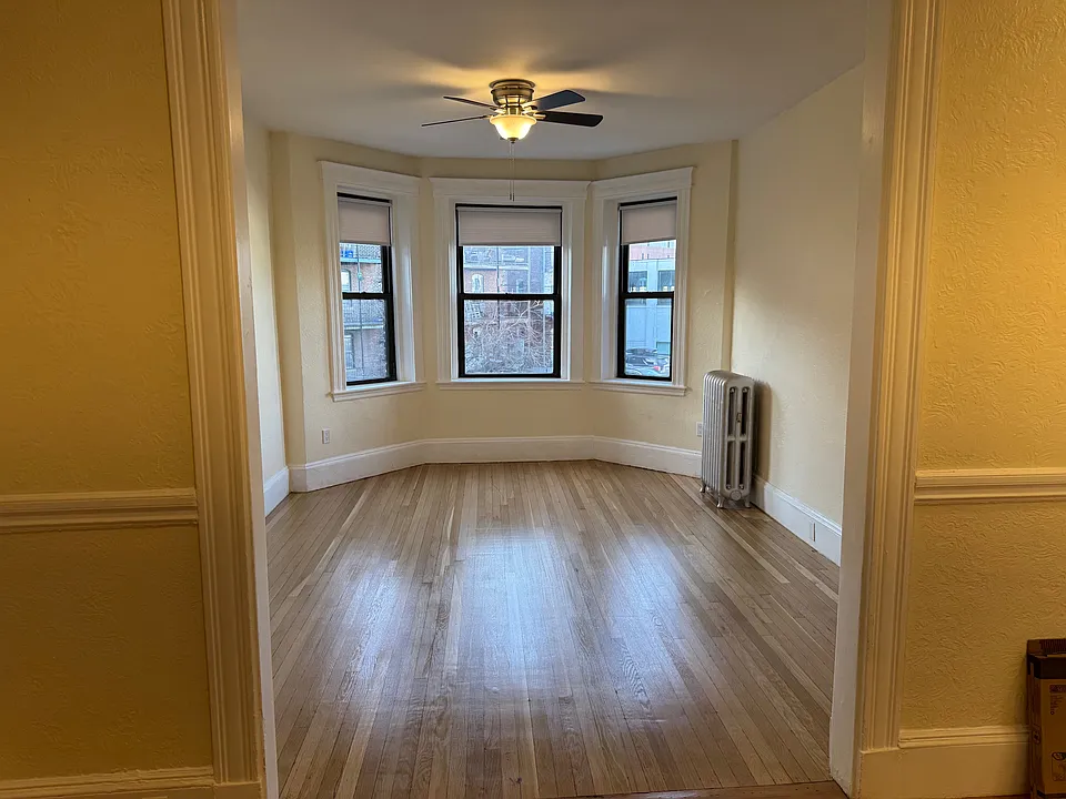 1127 Commonwealth Ave
