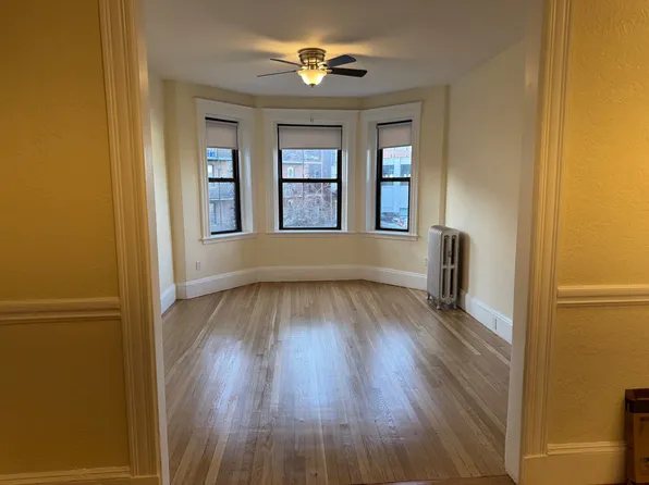 1127 Commonwealth Ave, 1127 Commonwealth Ave #2b791461e, Allston, MA 02134
