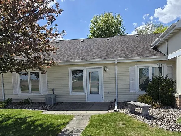 520 Wilson St Unit 3, Postville, IA 52162