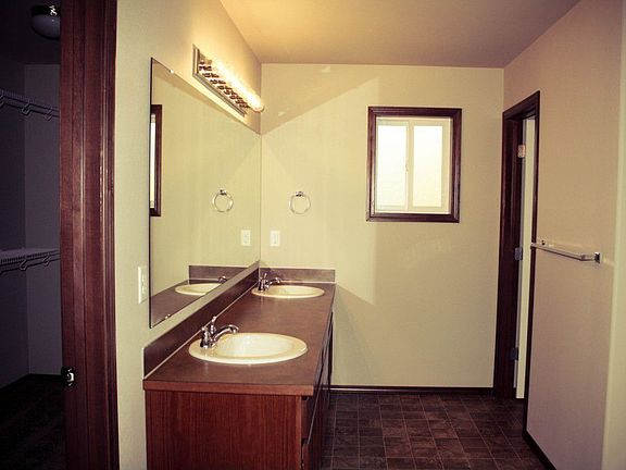 5th image of 23319 14th St NE