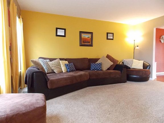 3rd image of 5158 Christopher Dr