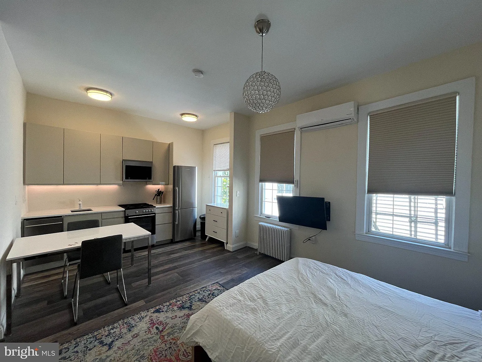 1 bed, 1.0 bath, 500 sqft, $2,200 — Photo 1