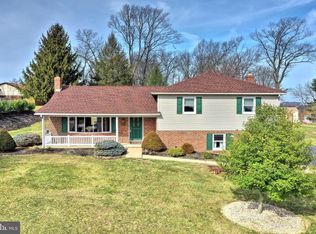 3003 Ashcomb Ct, Red Lion, PA 17356