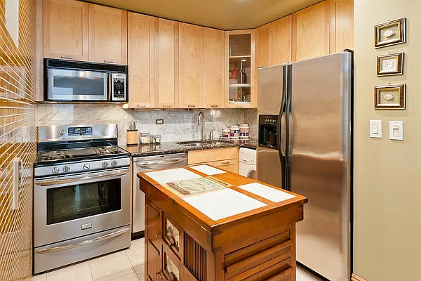 Sold by Corcoran | media 18