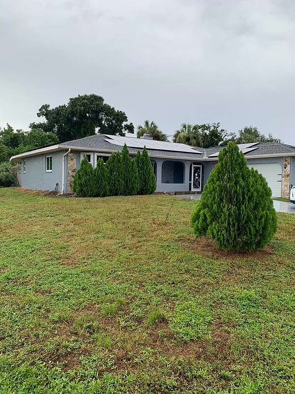 3 bed, 2.0 bath, 1792 sqft, $2,100 — Photo 1