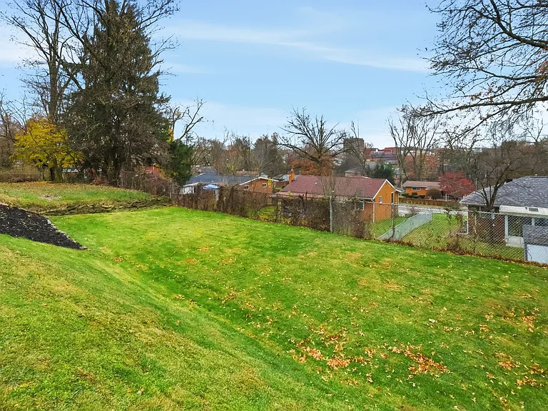 215 McMasters Dr — Photo 27