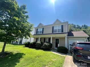 521 Stillgreen Ln, Charlotte, NC 28214
