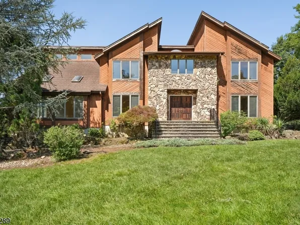 22 Garrity Ter, Montville Twp., NJ 07058