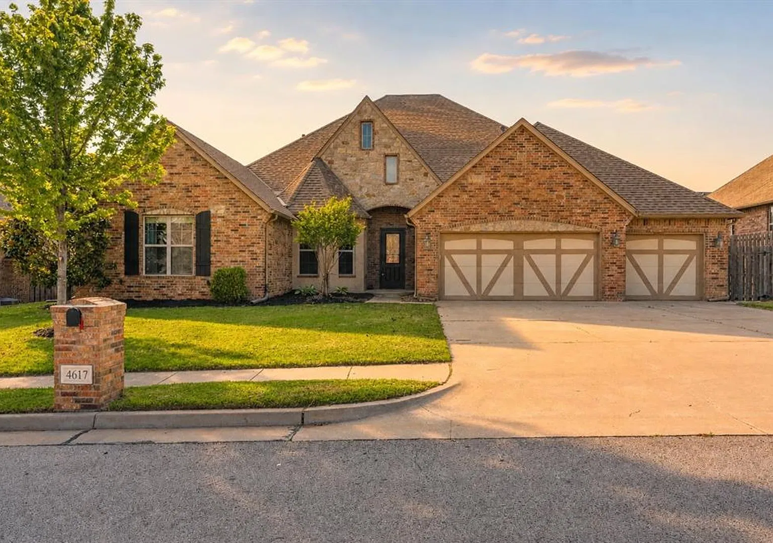 Stunning Edmond Home with Upstairs Bonus Room and 3 Car Garage — Photo 1