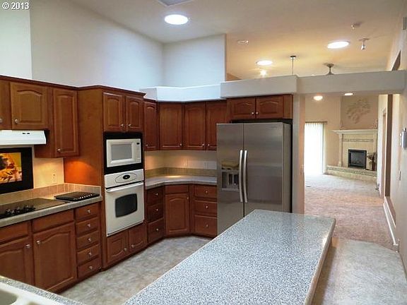 Gourmet Kitchen 