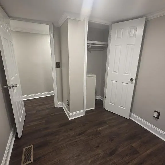 2095 N Kings Hwy — Photo 11