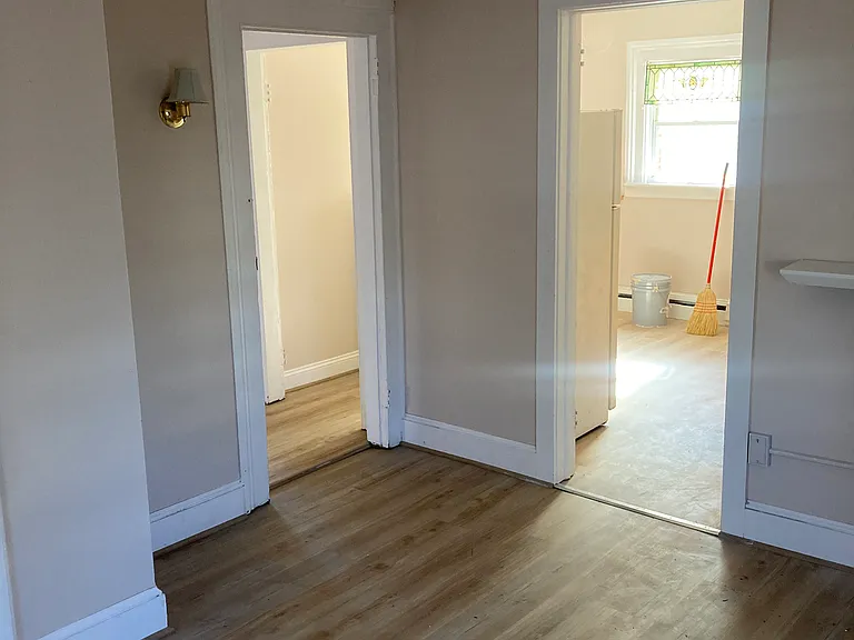 405 Bellevue St — Photo 8