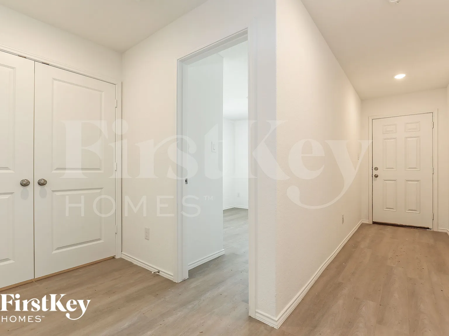 4 bed, 2.0 bath, 1667 sqft, $1,705 — Photo 2