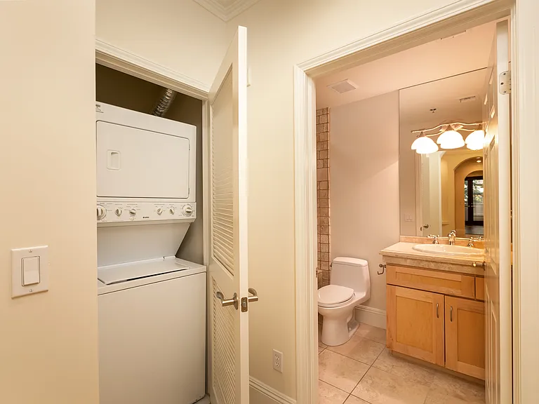 10305 Almayo Ave #404 — Photo 4