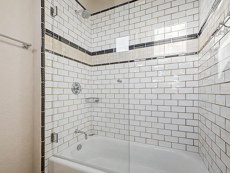 29143 N 68th Way — Photo 32