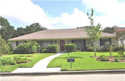 1st image of 3115 Broadmoor Dr