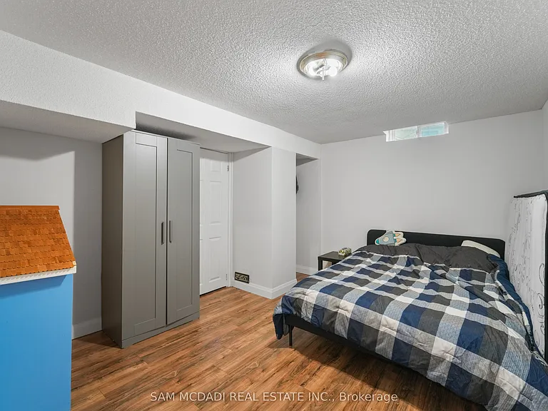 6251 Saltmarsh Ct — Photo 34