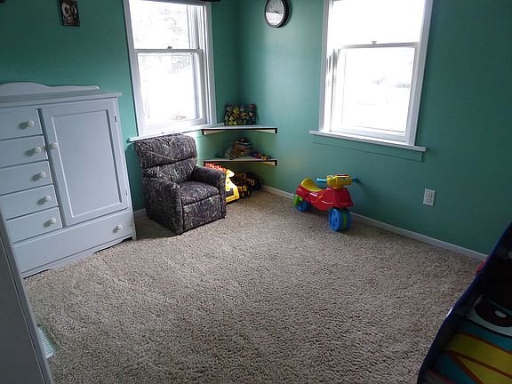 5th image of 247 Northview St