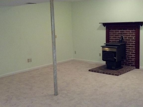 4th image of 135 Nightingale Ave