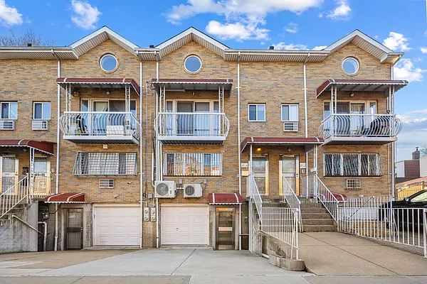 Sold by Keller Williams Realty Gold Coast | media 25