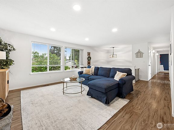 5th image of 7600 13th Avenue NE