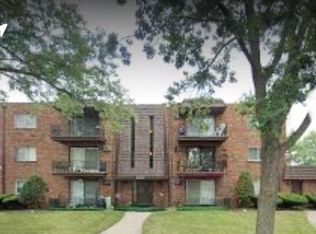 903 Elder Rd APT 4, Homewood, IL 60430