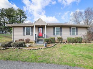 5841 Oakwood Dr, Paducah, KY 42003