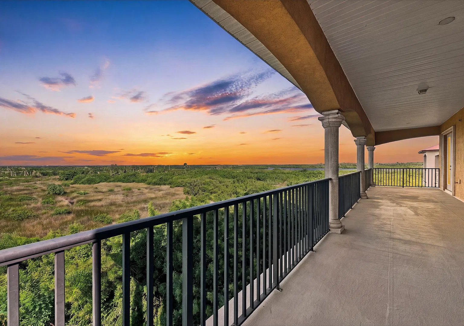 Luxury 4BD/5BTH Custom Home with Panoramic Gulf Views! — Photo 2