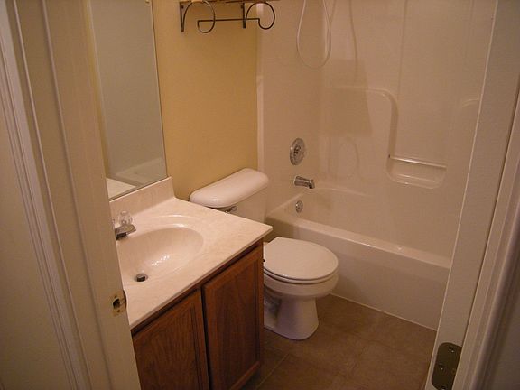 1st Floor Bath