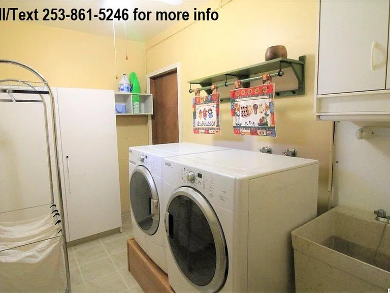 335 NW Larry St — Photo 12
