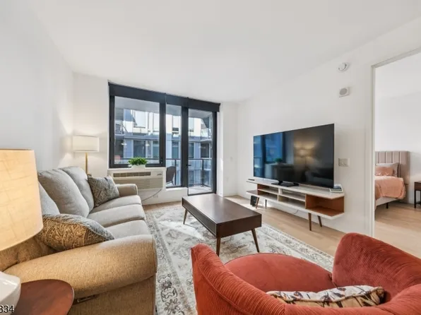 160 1St St #1111, Jersey City, NJ 07302