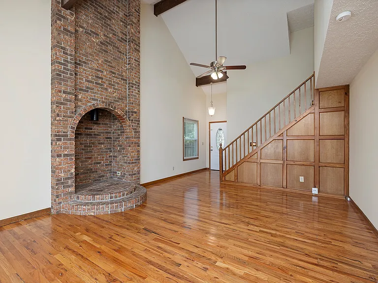 3749 N Pickwick Ave — Photo 7