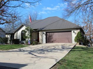 90 Irish Hills Blvd, Kimberling City, MO 65686