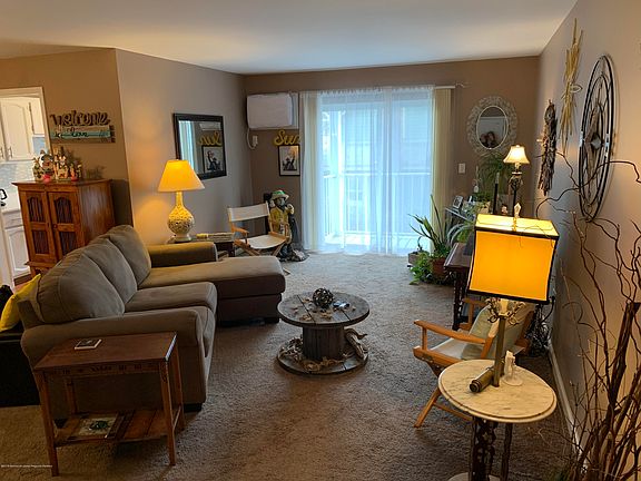 3rd image of 76 Whitefield Ave APT 307