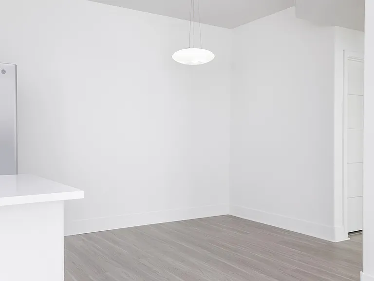 SW Apartments — Photo 18