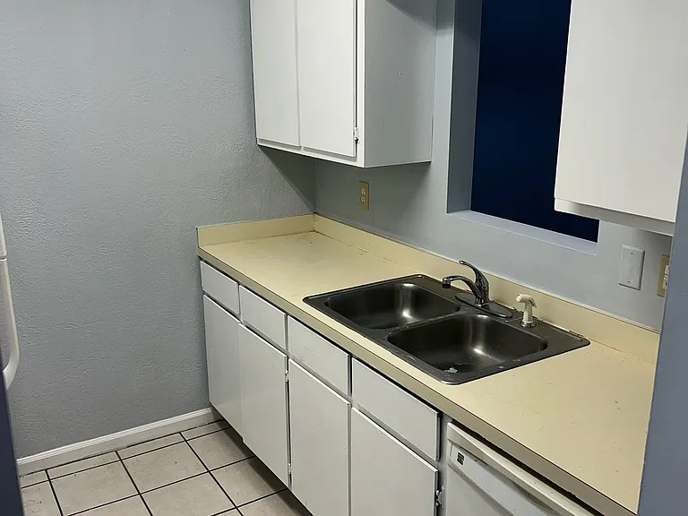 1240 Shalom Dr — Photo 9