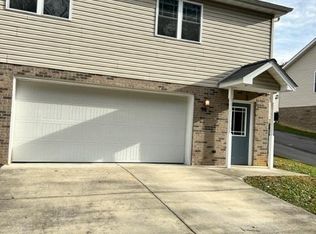 527 Redstone Dr UNIT 14, Bristol, TN 37620