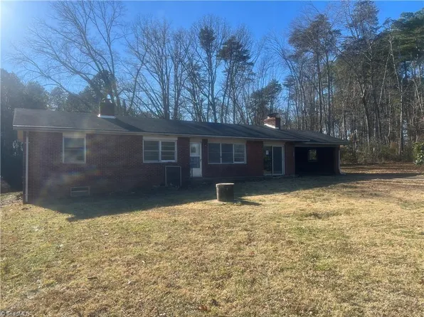 180 Cedar Ln, Reidsville, NC 27320