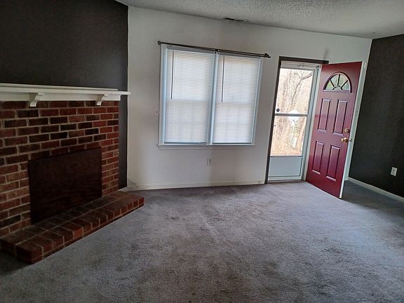 3rd image of 4402 Silverfox Ln