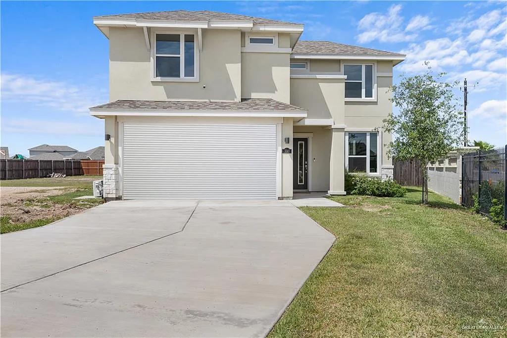 3 bed, 2.5 bath, 2297 sqft, $2,300 — Photo 1