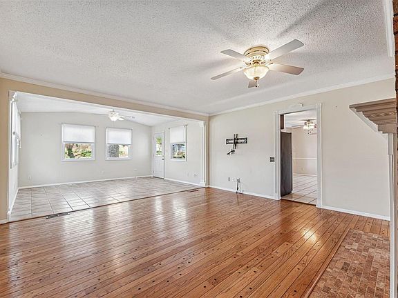 3rd image of 779 Aramis Dr