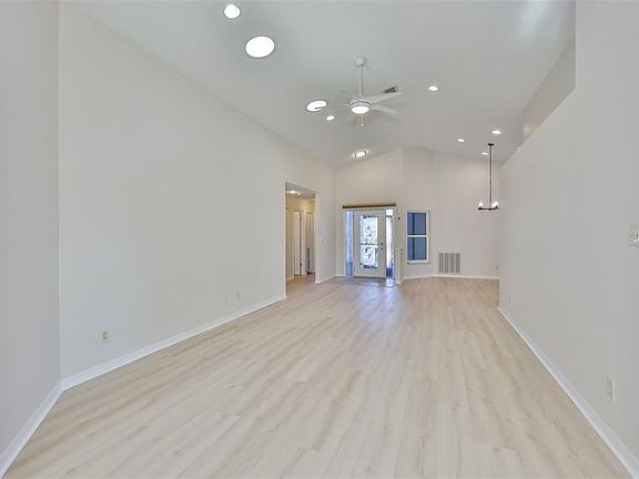 4th image of 235 Linger Ln