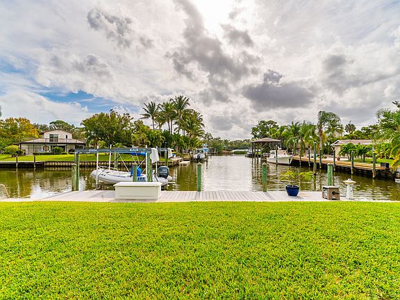2nd image of 469 Bimini Ln