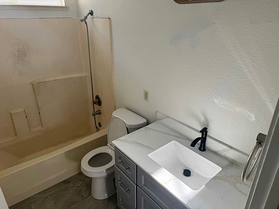 5th image of 4240 76th St #4240