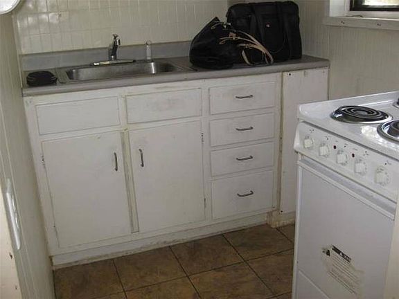 5th image of 2657 Bayside Dr S #2