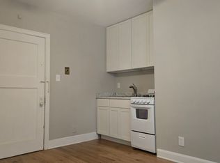 Lower East Side Milwaukee Studio and One bed Apartments- Flexible Lease Terms, Milwaukee, WI 53202