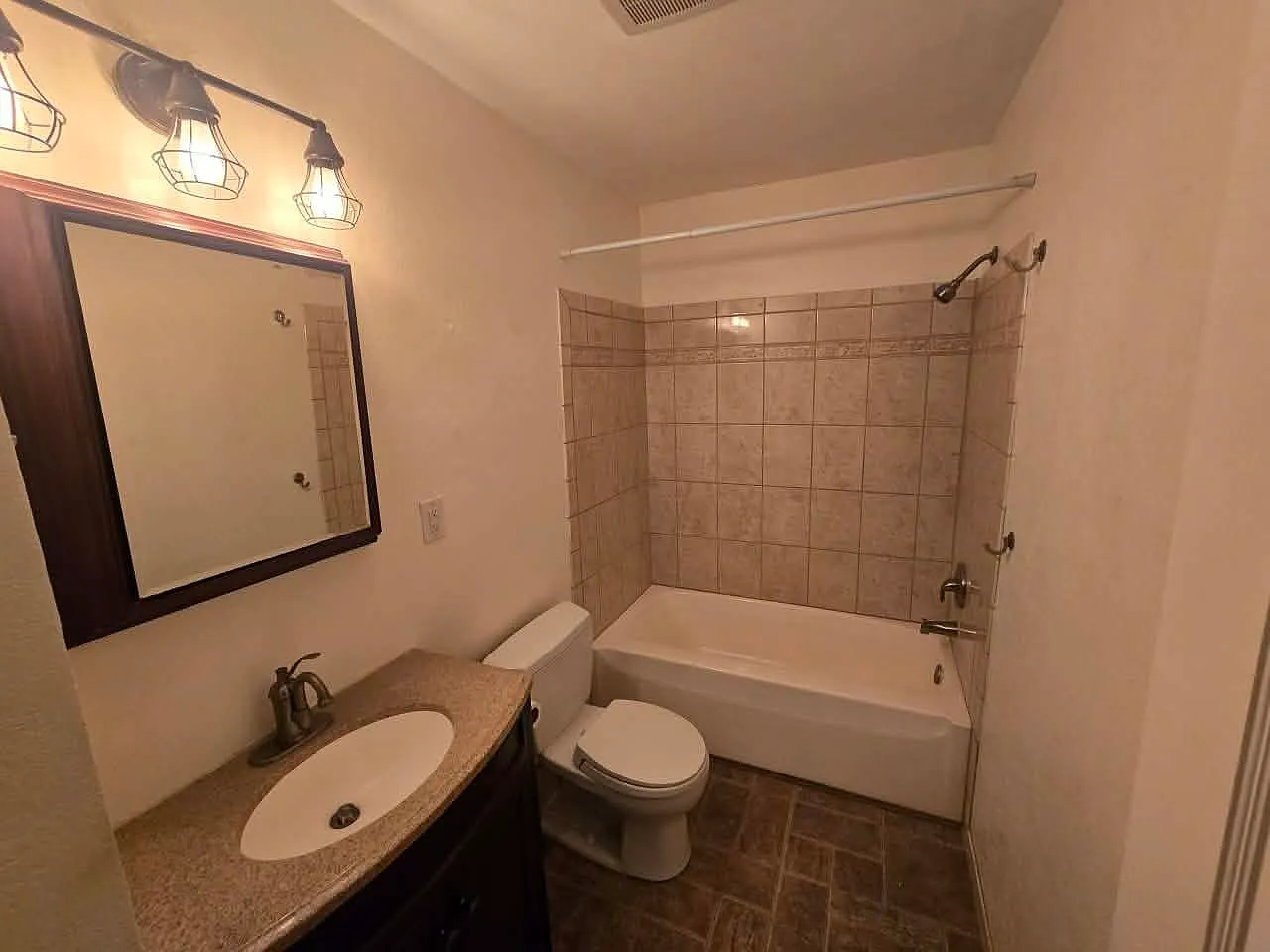 1084 Yale Farm Road - 1 — Photo 3