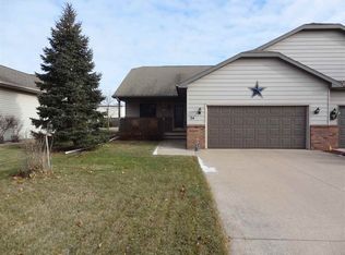 24 Spencer Village Ct, Appleton, WI 54914